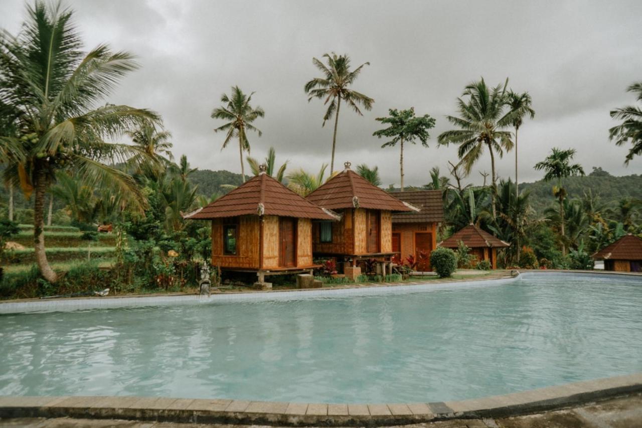 Puri Sunny Camp Villa Munduk  Exterior photo