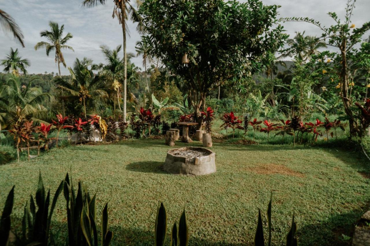 Puri Sunny Camp Villa Munduk  Exterior photo